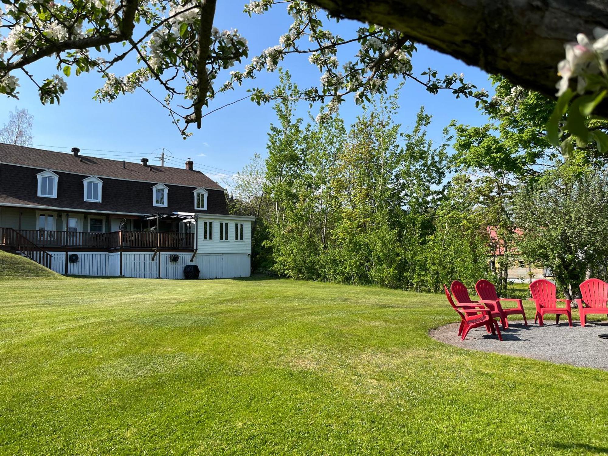 Petite Plaisance Appartements La Malbaie Exteriör bild